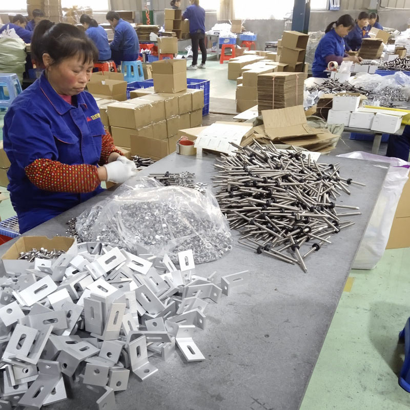 Solar Panel L-foot Brackets Assembling on Cowell Factory